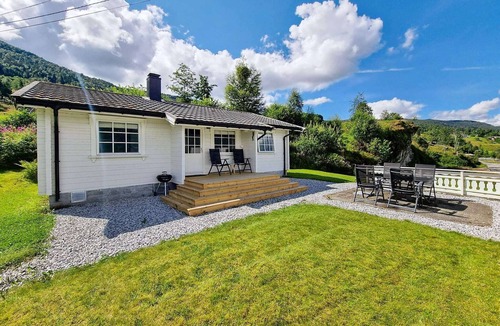 Stryn House | 4 person holiday home in Utvik-By Traum