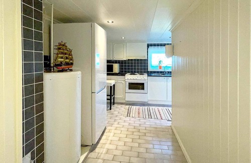 Austvagoy Apartment | 4 person holiday home in LAUPSTAD