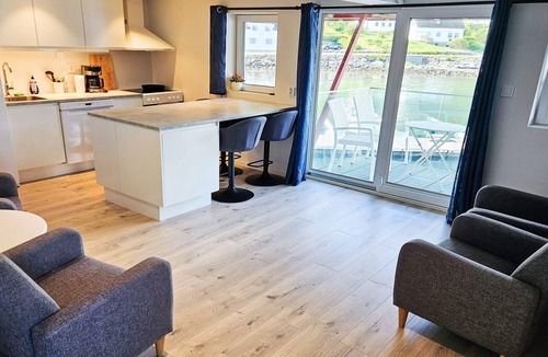 Hyllestad Apartment | 4 person holiday home in Sørbøvåg