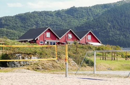 Hyllestad Apartment | 4 person holiday home in Sørbøvåg