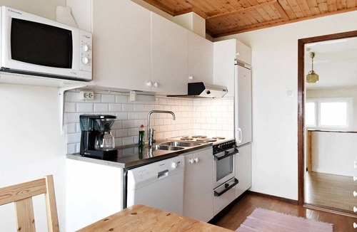Kungshamn House | 4 person holiday home in HOVENäSET