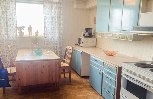 Ronnang House | 4 person holiday home in Rönnäng