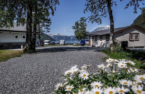 Kinsarvik House | 4 person holiday park home in Kinsarvik
