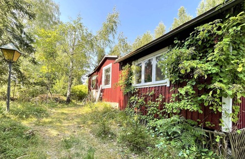 Roxenbaden House | 4 person holiday home in VRETA KLOSTER