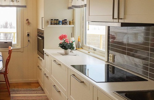 Lyngen House | 4 star holiday home in Olderdalen