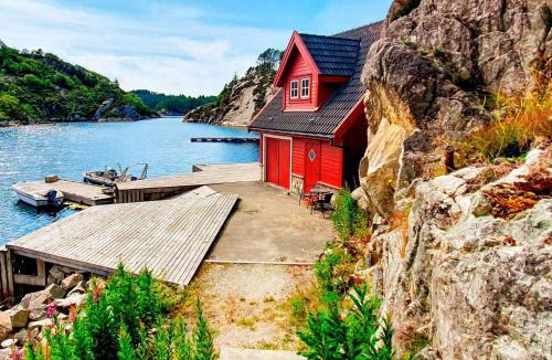Bomlo House | 4 star holiday home in Urangsvåg