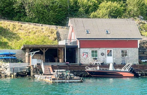 Bomlo House | 4 star holiday home in Urangsvåg