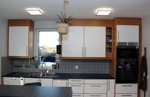 Soder Villa | 5-Bed-Rooms House with Jacuzzi, Free Parking, and 2 Toilet-Bathrooms in Malmö