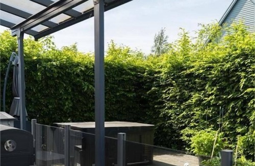 Soder House | 5-Bed-Rooms House with Jacuzzi, Free Parking, and 2 Toilets-Bath in Malmö