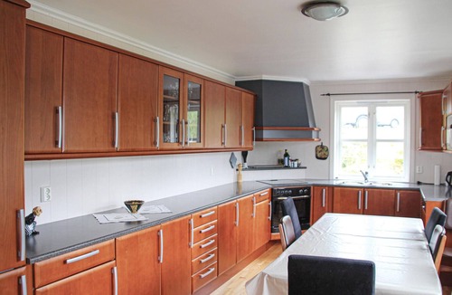 Tysnes House | 5 bedroom amazing home in Lundegrend