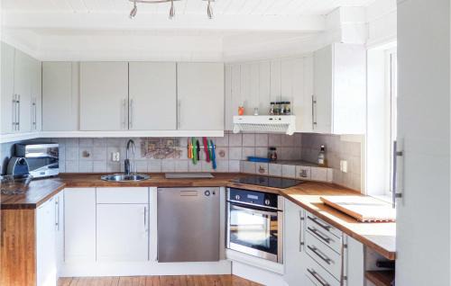 Kvinnherad House | 5 Bedroom Amazing Home In Matre