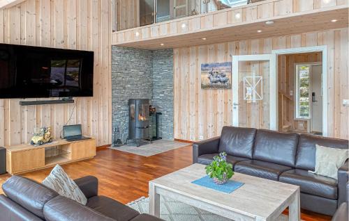 Eidsvag House | 5 Bedroom Awesome Home In Eidsvåg I Romsdal