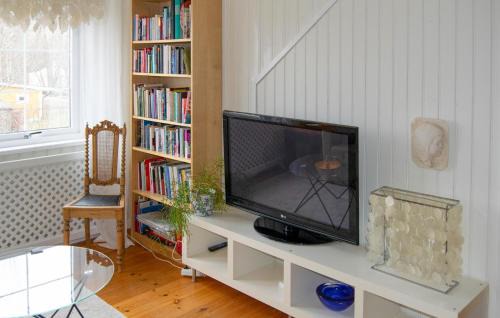 Norrtalje Municipality House | 5 Bedroom Cozy Home In Gräddö