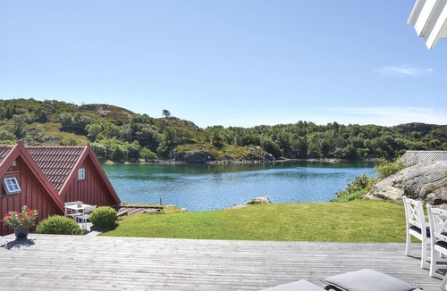 Lyngdal House | 5 bedroom gorgeous home in Korshamn