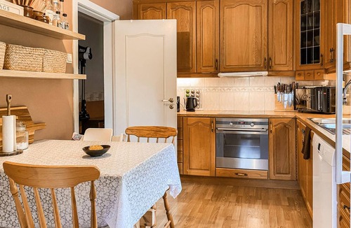 Vanylven House | 5 bedroom lovely home in Syvde