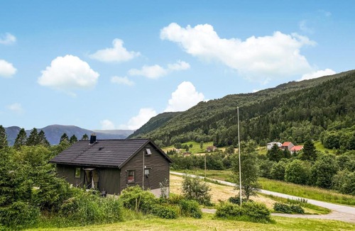 Vanylven House | 5 Bedroom Lovely Home In Syvde