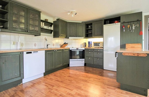 Ljushult House | 5 bedroom nice home in LIDHULT