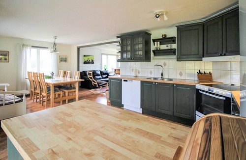 Ljushult House | 5 bedroom nice home in LIDHULT