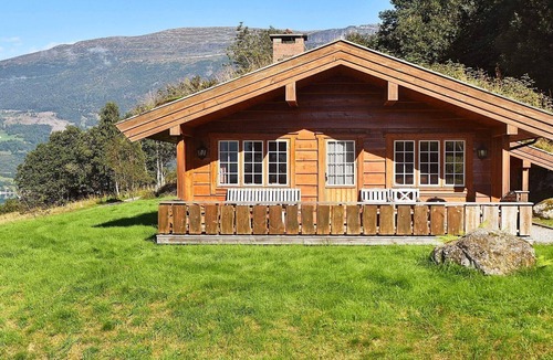 Olden House | 5 person holiday home in olden