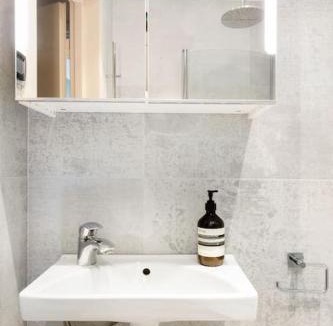 Vasastan Apartment | 5-room 120 SQM 3 bedrooms 2 bathrooms for 6 person