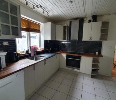 Centrum Villa | 5 sovrum 9 bäddar 12 sovplatser