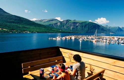 Nesset Apartment | 5 star holiday home in Eidsvåg