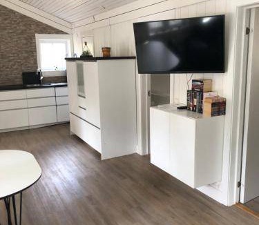 Lokholmen Cabin | 50 m² Lodge ∙ 2 bedrooms ∙ 6 guests