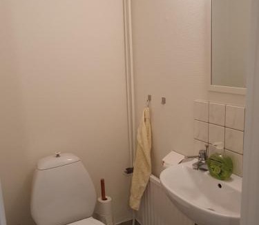 Skaerhamn Apartment | 50 m till bad i centrala Skärhamn