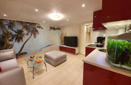 Huddinge Municipality Apartment | 50 m² Apartment ∙ 3 bedrooms ∙ 6 guests