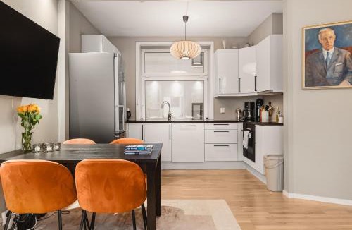 Bergenhus Apartment | 500m to Bryggen - 5m to Bus I 2 Floors & Bathrooms