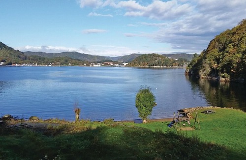 Lyngdal House | 6 bedroom accommodation in Lyngdal
