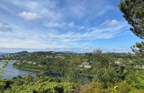 Laksevag Apartment | 6-Bedroom Apartment with Scenic Views