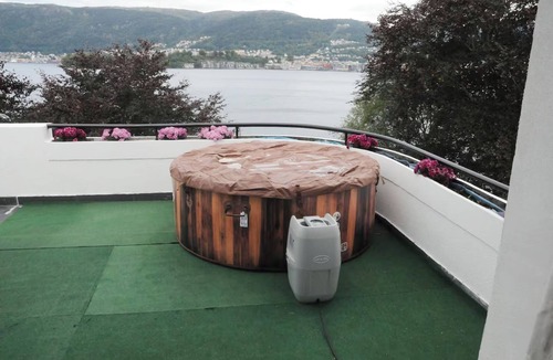 Laksevag House | 6-bedroom luxurious house in Vestland for your getaway to the fjords of Norway