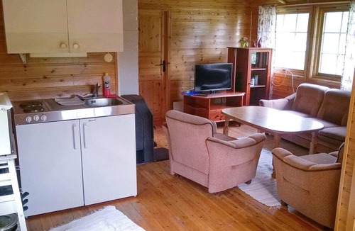 Meloy House | 6 person holiday home in Engavågen