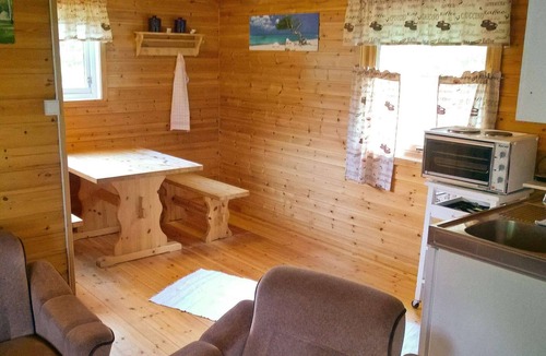 Meloy House | 6 person holiday home in Engavågen