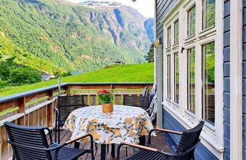 Sjernaoy House | 6 person holiday home in Gudvangen-By Traum
