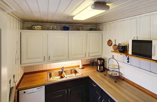 Snillfjord House | 6 person holiday home in Sundlandet