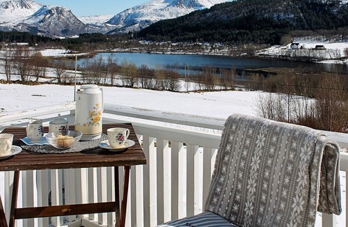 Averoy House | 6 person holiday home in AVERØY