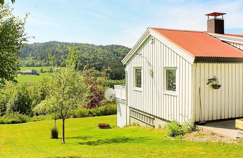 Averoy House | 6 person holiday home in AVERØY