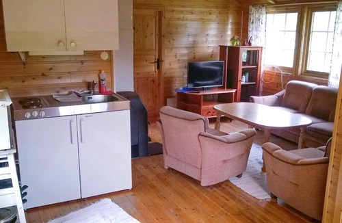 Meloy House | 6 person holiday home in Engavågen