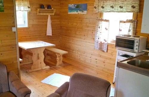 Meloy House | 6 person holiday home in Engavågen