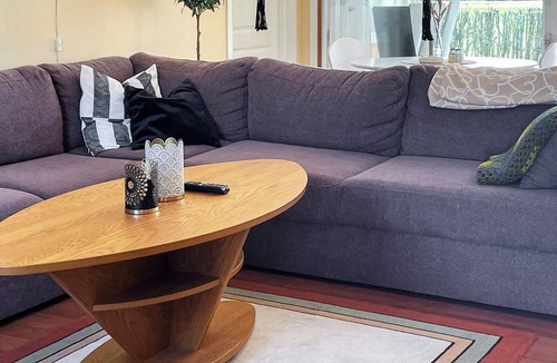 Hjo House | 6 person holiday home in HJO