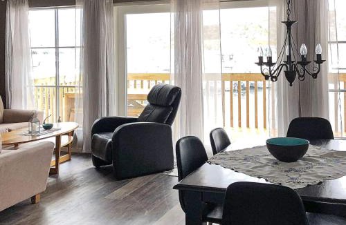 Dyrvik House | 6 person holiday home in Kverva