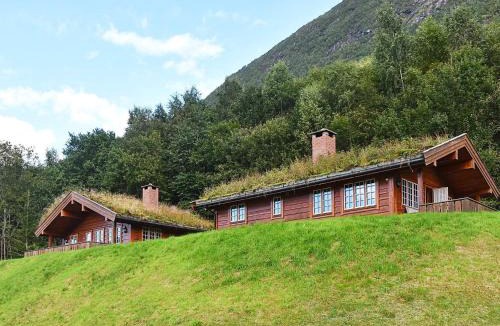 Olden House | 6 person holiday home in olden
