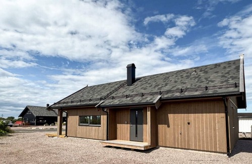 Averoy Municipality House | 6 person holiday home in Averøya