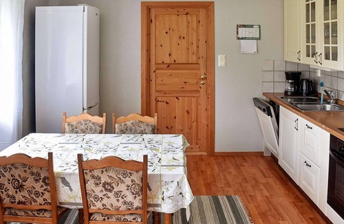 Gjengstoa Apartment | 6 person holiday home in Farstad-By Traum