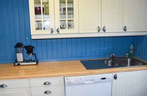 Haram House | 6 person holiday home in Fjørtoft