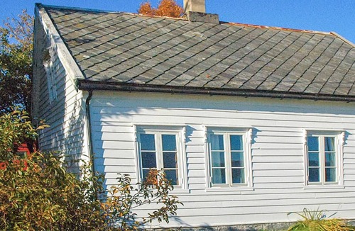 Haram House | 6 person holiday home in Fjørtoft
