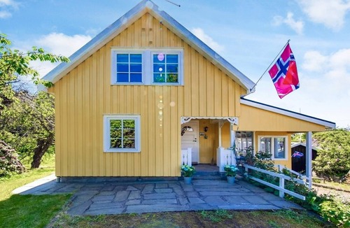 Risor House | 6 person holiday home in Søndeled