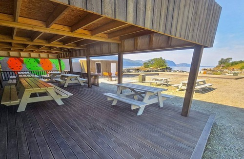 Hyllestad House | 6 person holiday home in Sørbøvåg